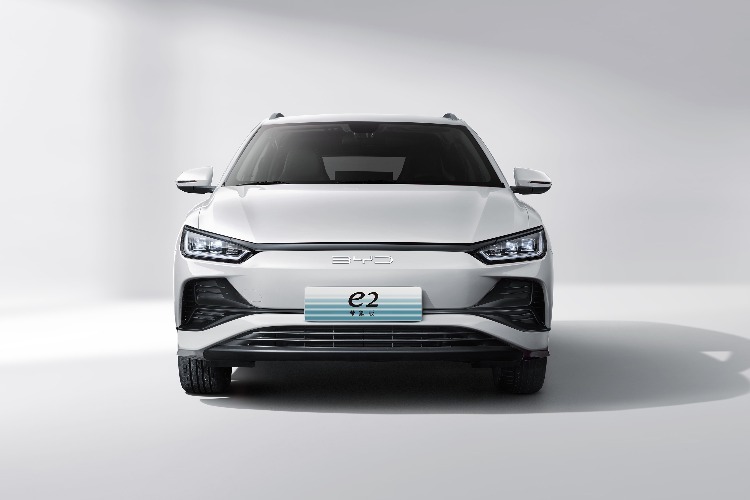 比亞迪e2榮耀版上市 續(xù)航405km/起售價(jià)8.98萬(wàn)元